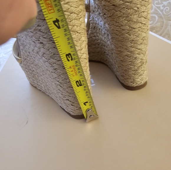 Michael Kors Gabriella Wedge - Picture 9 of 13